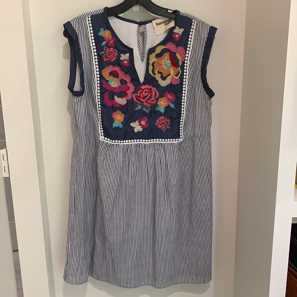 Savanna Jane small stress w/ embroidery detail